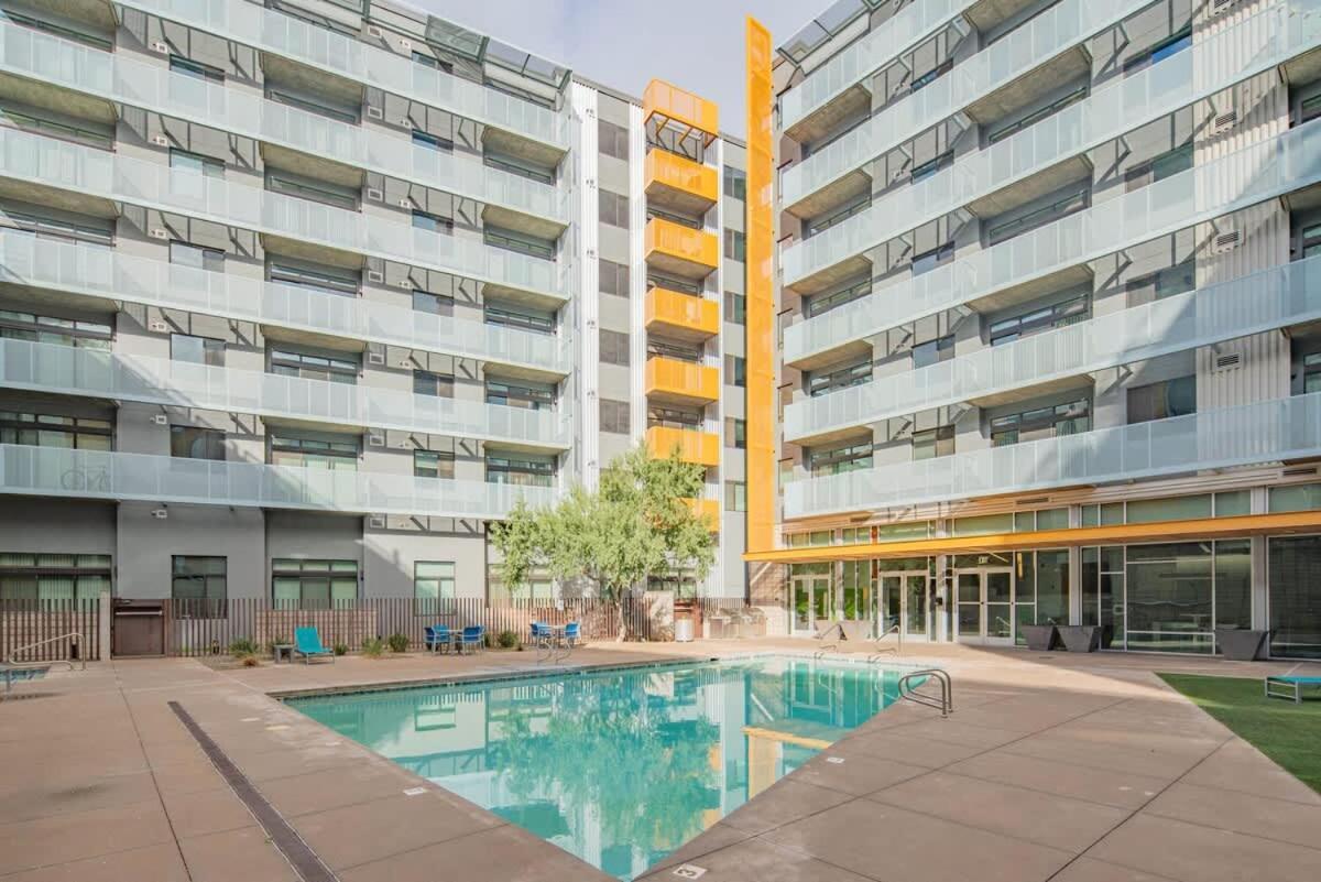 Apartment Vibrant 2bd - Cdt - Gym, Pool, Parking - Sleep 8