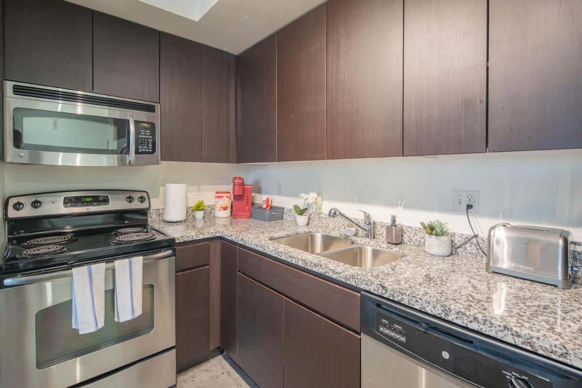 Apartment Vibrant 2bd - Cdt - Gym, Pool, Parking - Sleep 8